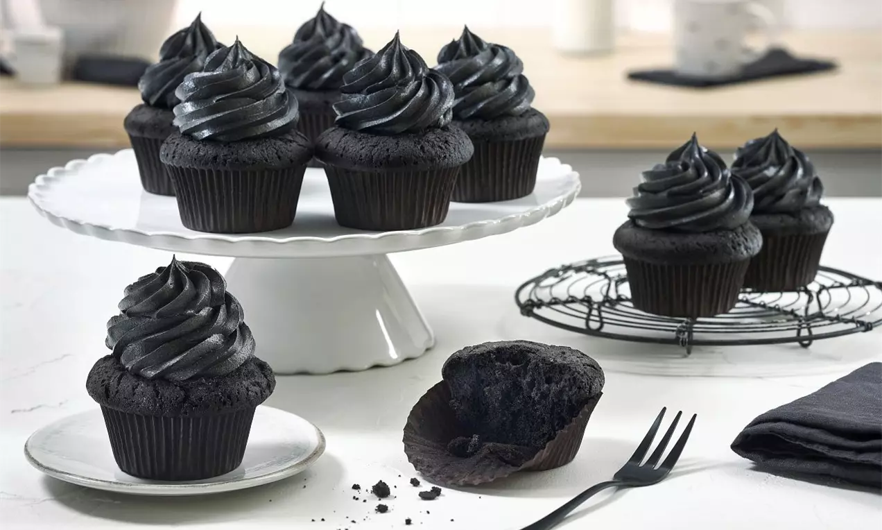 Černé cupcakes s černým krémem