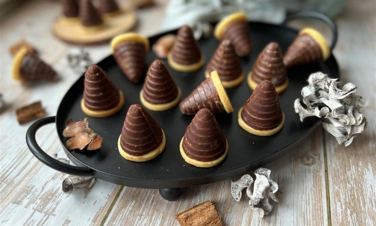 Kakaová vosí hnízda s marcipánem