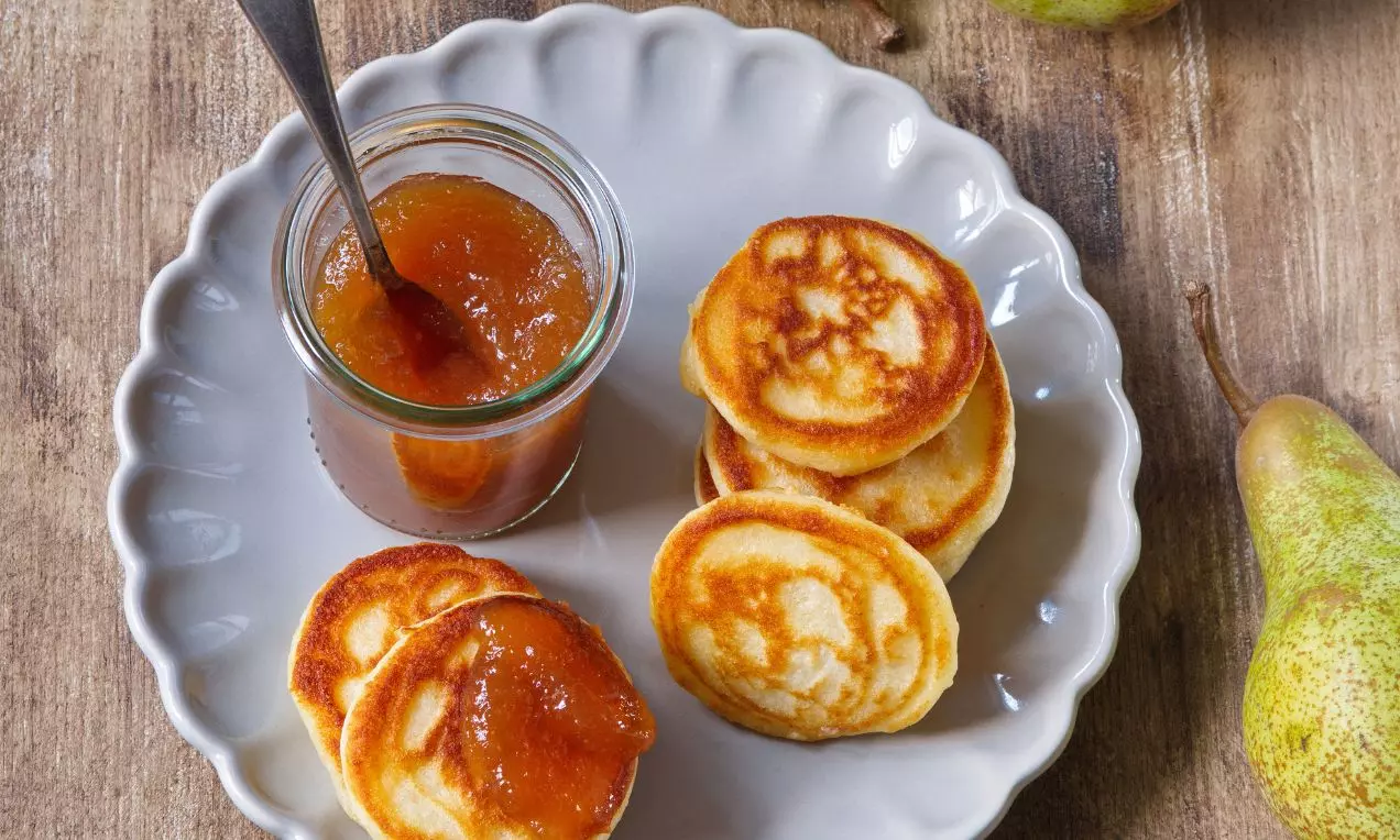 hruškový džem s čajem rooibos
