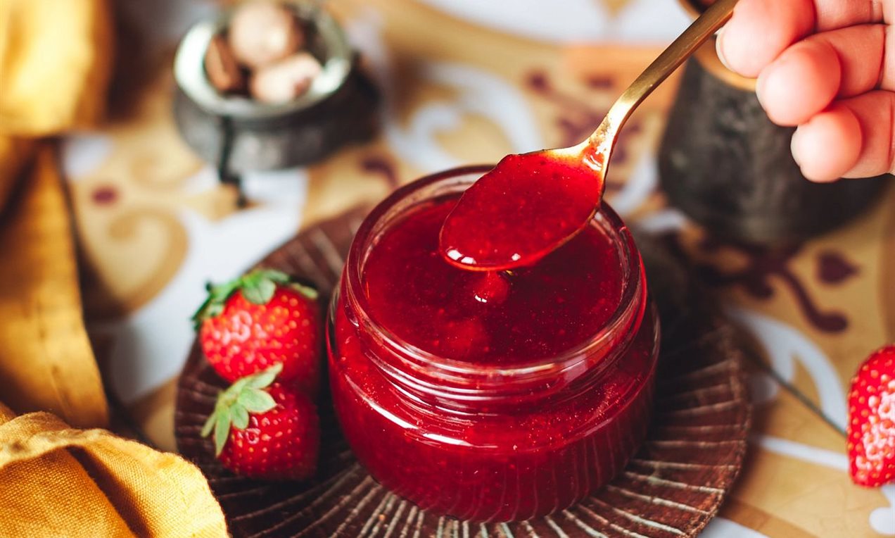 Extra ovocný jahodový džem s orientálním kořením
